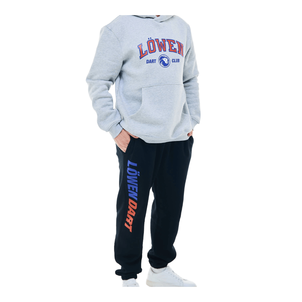 Tepláky Lion Collection Hier ist die Löwen Kollektion Jogger zu sehen. Die Hose eignet sich ideal zum Entspannen und für sportliche Aktivitäten.