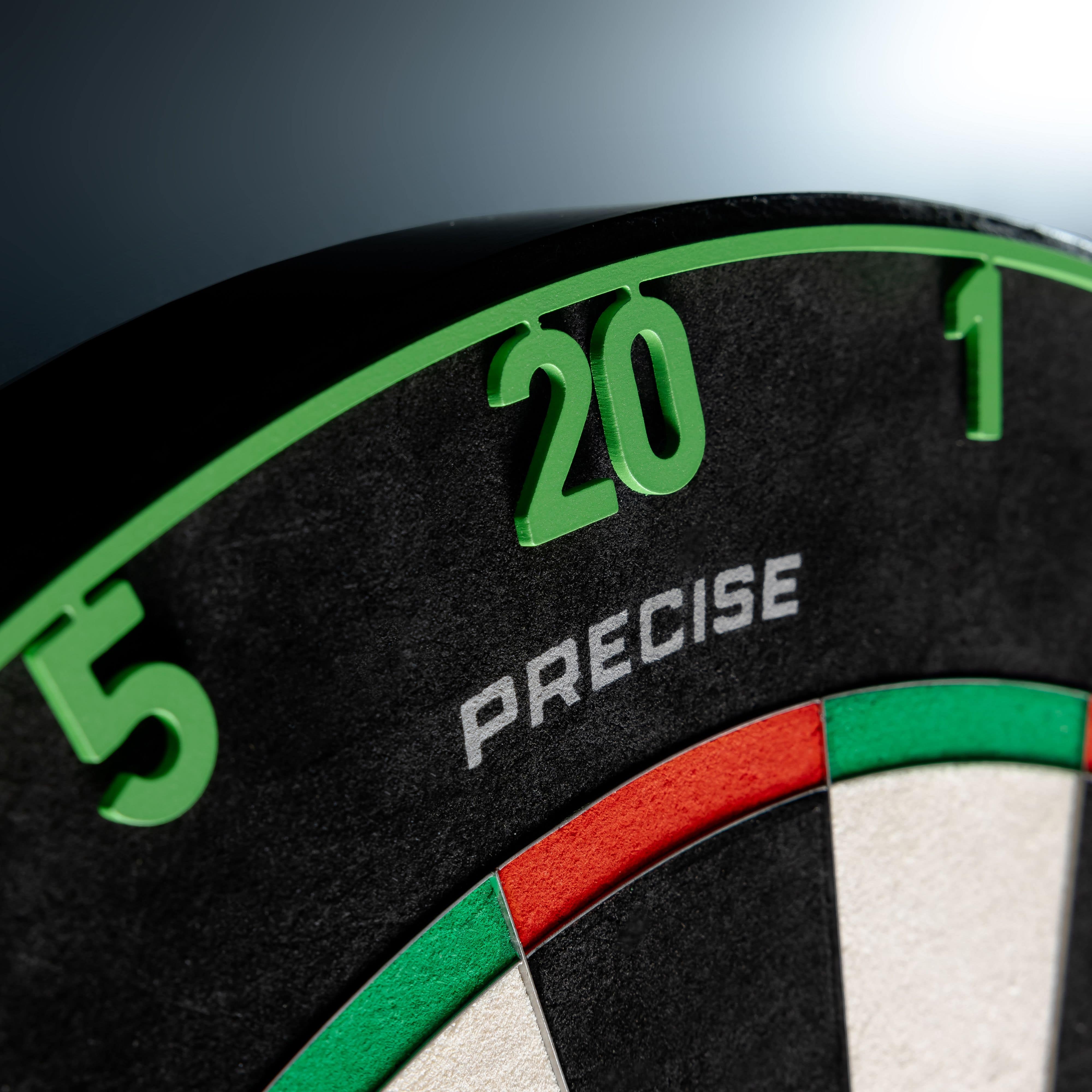 Ocelový terč Precise 180 Endorphine s číslovaným kroužkem - smaragdově zelený Das Precise 180 Endorphine Steeldartboard mit Nummernring in Emerald Green ist dargestellt. Dieses Board eignet sich für den professionellen Steeldartsport.