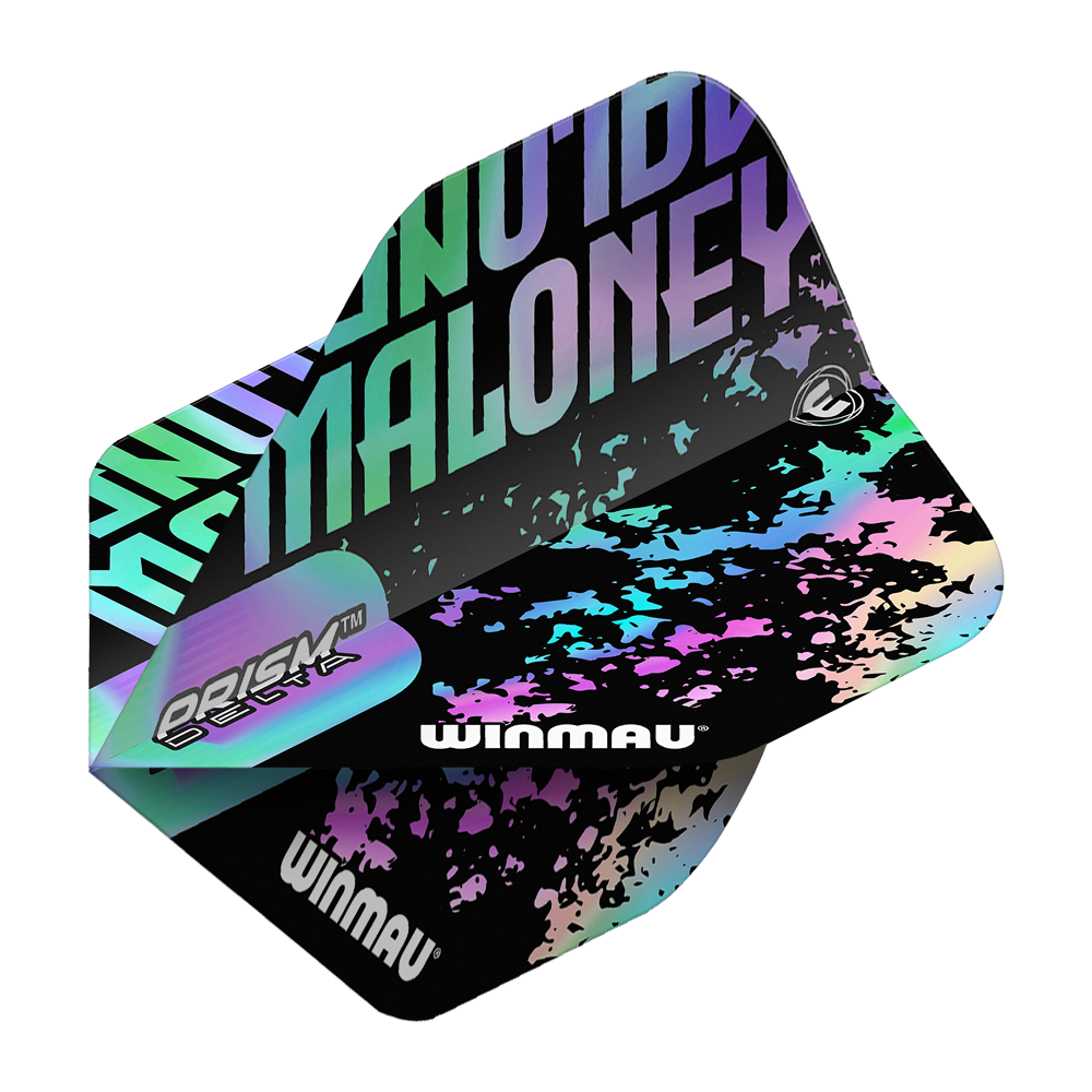 Standardní lety Winmau Prism Delta Mike Maloney Das Bild zeigt ein Winmau Prism Delta Mike Maloney Standard Flight. Das Design ist in Schwarz gehalten mit bunten, schimmernden Akzenten und dem Namen "Maloney" in großen Buchstaben.