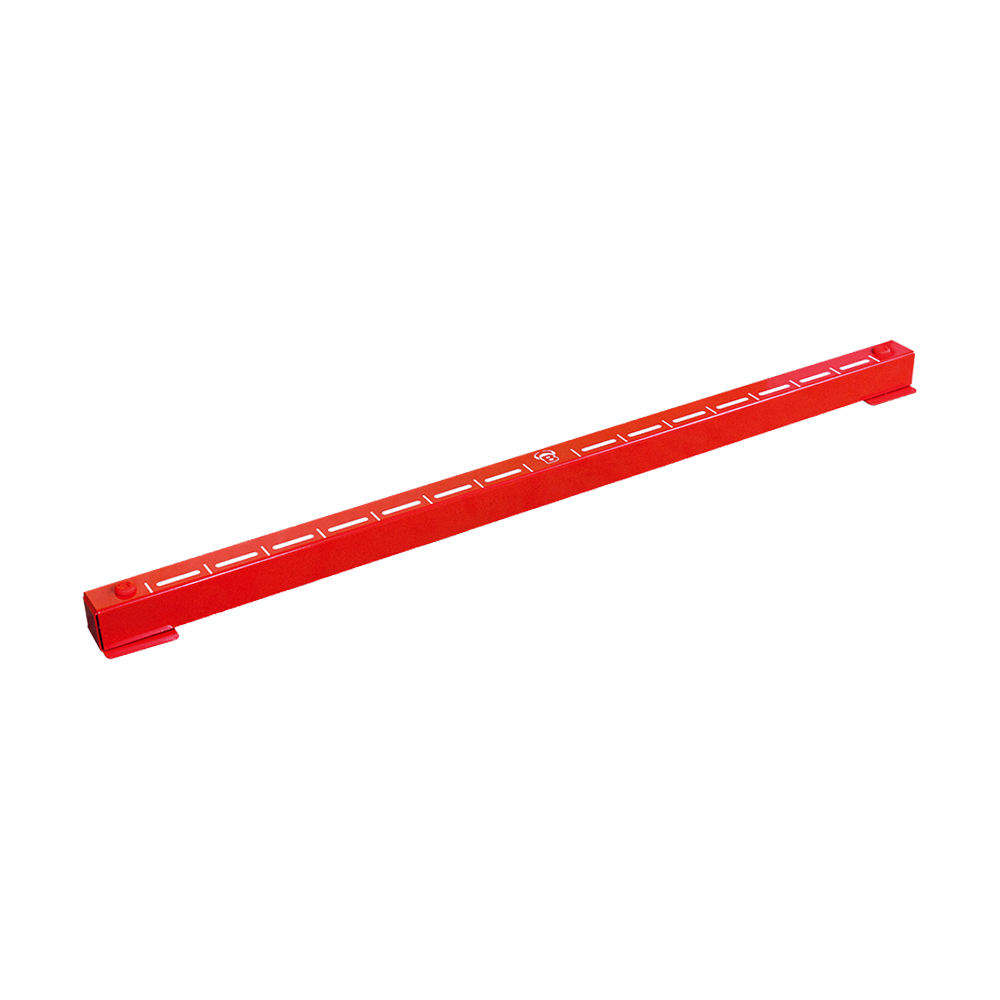 67823_Bulls_Oky_System_Metall_Oche_O80_1 Das Bild zeigt ein rotes Metall-Oche namens "Bulls Oky Metall Oche". Es hat weiße Markierungen auf der Oberseite und wird beim Dartspielen als Abwurflinie verwendet.
