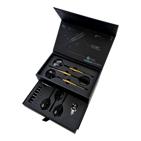 Abgebildet ist Caliburn Starships Series Sunspear Steeldarts - 19g. Das Produkt zeigt einen Satz hochwertiger Steeldarts.