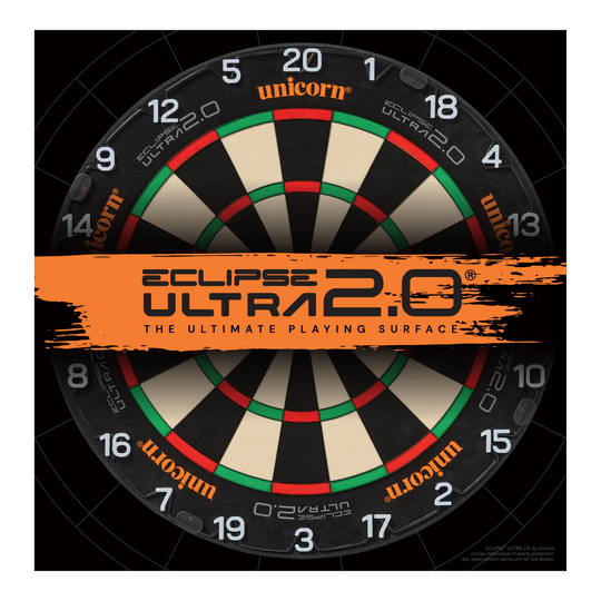 Das Bild zeigt eine Unicorn Eclipse Ultra 2.0 Steeldartboard. In der Mitte ist ein orangefarbener Streifen mit dem Schriftzug "Eclipse Ultra 2.0 – The Ultimate Playing Surface".