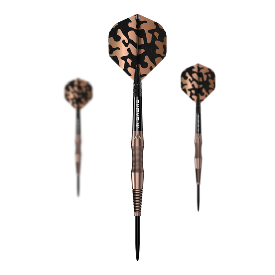 Zu sehen ist das Produkt Mission Deadshot Bronze Steeldarts - 23g. Das Set enthält mehrere Dartpfeile für das perfekte Spielerlebnis.