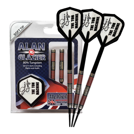 Das Bild zeigt ein Set von McKicks Alan Glazier Softdarts mit 16g Gewicht. Das Set enthält drei Darts mit schwarzen Schäften und Flights, auf denen "The Ton Machine" steht.