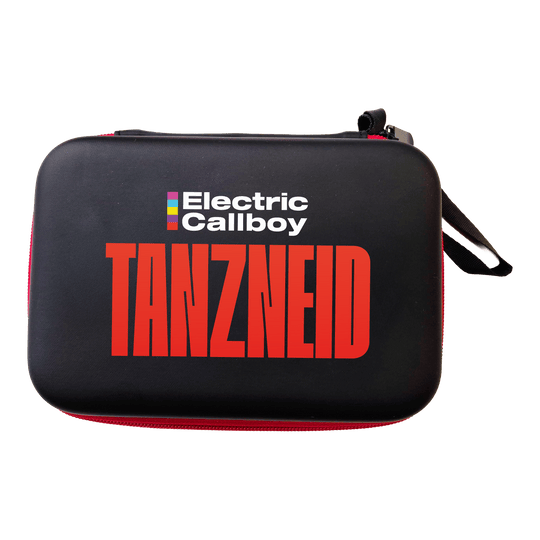 Pouzdro na šipky Electric Callboy Dance Envy Abgebildet ist das Electric Callboy Tanzneid Dartcase. Das Case bietet Platz für mehrere Dartpfeile und Zubehör.