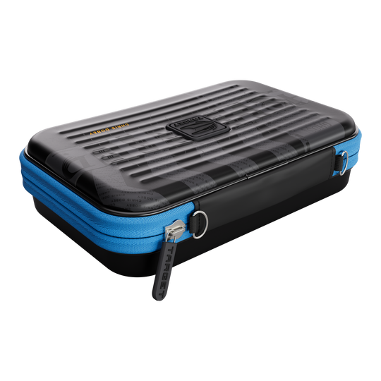 Zu sehen ist das Takoma XL Ghost Series Chris Dobey Dartcase. Es handelt sich um eine praktische Aufbewahrung für Dartpfeile.