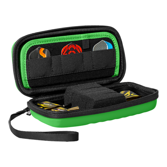 Pouzdro na šipky Bulls Orbis S - zelené Das Bild zeigt das Produkt Bulls Orbis S Dartcase in Grün. Es handelt sich um ein kompaktes Dartcase zur Aufbewahrung von Dart-Zubehör.