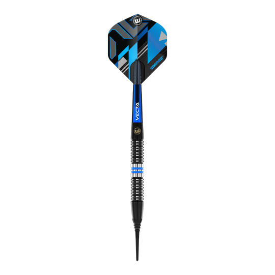 Měkké šipky Winmau Galactics - 20g Das Bild zeigt einen Winmau Galactics Softdart mit einem Gewicht von 20 Gramm. Der Dart hat schwarze, blaue und silberne Akzente sowie eine moderne, geometrische Flight-Gestaltung.