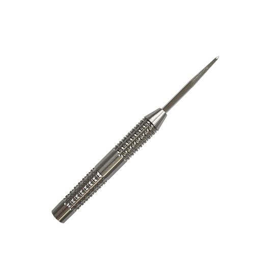 Hlavně McDart SilverGrip Steeldart Das Bild zeigt einen silbernen Steeldart-Barrel mit feinem Rillenmuster für besseren Halt. Es handelt sich um das Produkt "McDart SilverGrip Steeldart Barrels".