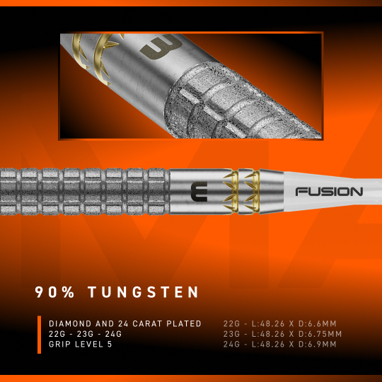 Die Abbildung zeigt die Winmau Gian Van Veen W-MAX Switch Point Steeldarts. Drei Darts liegen nebeneinander auf einer weißen Fläche.