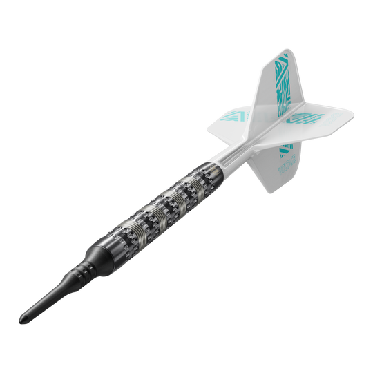 Šipky Target Rob Cross 95K Swiss Point Soft - 18g Auf dem Bild ist ein Target Rob Cross 95K Swiss Point Softdart mit 18g zu sehen. Der Dart hat einen strukturierten silbernen Barrel, eine schwarze Spitze und weiße Flights mit türkisfarbenen Akzenten.