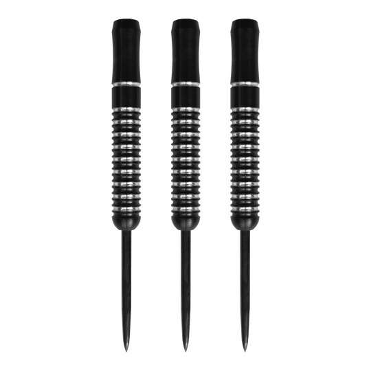 McDart Void Steeldart hlavně - 23g Auf dem Bild sind drei McDart Void Steeldart Barrels mit einem Gewicht von 23g zu sehen. Die Darts sind schwarz mit silbernen Rillen und haben eine schlichte, moderne Optik.