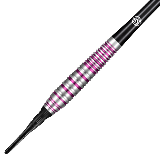 67149_Shot_ZEN_Juji_Softdarts_2 Das Bild zeigt einen Shot ZEN Juji Softdart. Der Dartpfeil hat silberne und lilafarbene Rillen sowie schwarze Elemente.