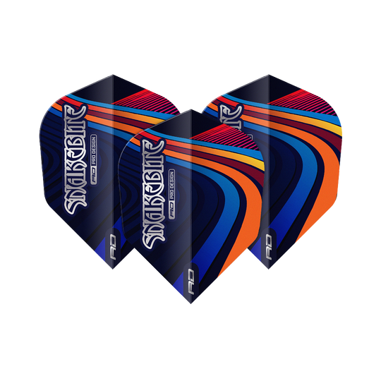 Das Bild zeigt drei bunte Dart-Flights mit dem Schriftzug "Snakebite". Die Flights haben ein auffälliges Muster in Blau, Orange, Rot und Gelb.