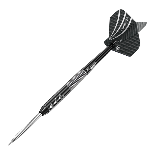 Bulls Challenger Arno Merk ocelové šipky - 22g Das Bild zeigt einen Bulls Challenger Arno Merk Steeldart mit einem Gewicht von 22g. Der Dart ist überwiegend schwarz mit einem silbernen Griffbereich und einer schwarzen Flight.
