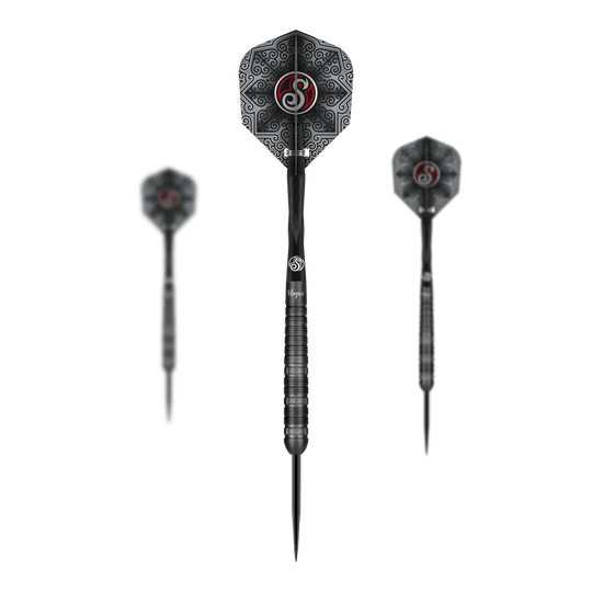 Šipky Shot Pro-Series Haupai Puha 2 ocelové - 24g Das Bild zeigt drei Steeldarts des Produkts "Shot Pro-Series Haupai Puha 2" mit einem Gewicht von 24 Gramm. Die Darts haben ein schwarzes Design mit auffälligen Mustern auf den Flights.