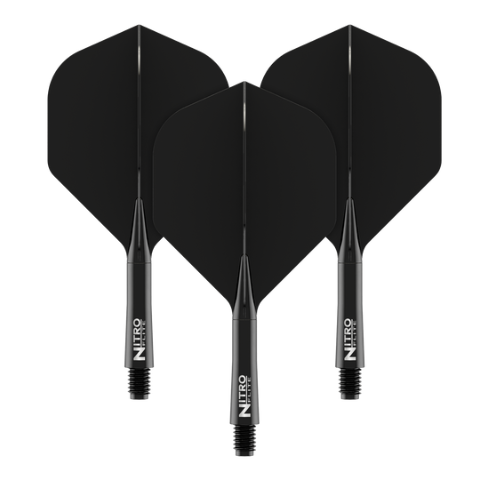 Red Dragon Nitroplte - Black Shaft Black No2 Flights Das Bild zeigt drei schwarze Dartflights mit schwarzen Schäften. Auf den Schäften steht in weißer Schrift "NITRO FLITE".