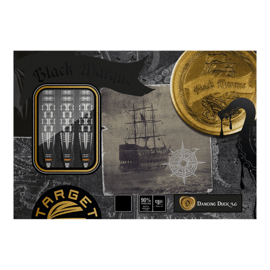 Die Abbildung zeigt die Verpackung der "Target Japan Black Marque Dancing Duck GEN 4 Steeldarts". Auf der Verpackung sind drei Darts, ein Schiff und ein goldener Münzen-Print zu sehen.