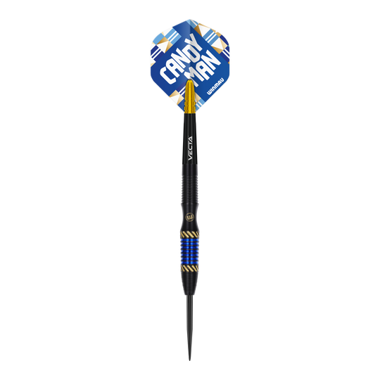 Das Bild zeigt einen Winmau Rashad Sweeting Steeldart mit 24g Gewicht. Der Dart hat blaue und goldene Akzente sowie eine Flight mit der Aufschrift "CANDY MAN".