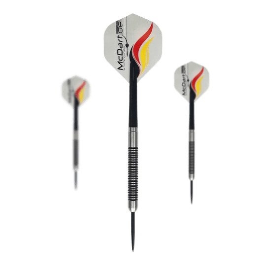 Ein Set McDart Super Grip Steeldarts ist vollständig abgebildet. Die verschiedenen Teile sind übersichtlich angeordnet.