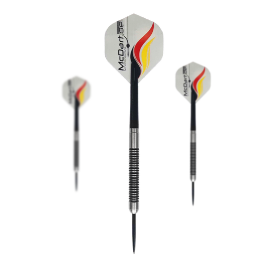 Šipky McDart Super Grip ocelové Ein Set McDart Super Grip Steeldarts ist vollständig abgebildet. Die verschiedenen Teile sind übersichtlich angeordnet.