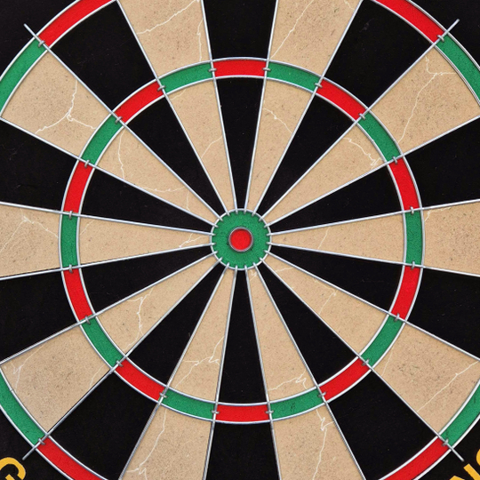 Sada ocelových terčů Target Gabriel Clemens Das Target Gabriel Clemens Steeldartboard Set ist auf dem Bild erkennbar. Mehrere Teile liegen sortiert nebeneinander.