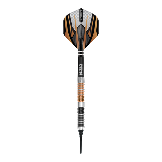 Měkké šipky Red Dragon Panterra - 20g Das Bild zeigt einen Red Dragon Panterra Softdart mit einem Gewicht von 20g. Der Dart hat ein markantes Design mit schwarzen, goldenen und silbernen Elementen.