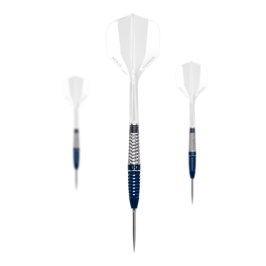 Dargestellt ist ein Set der Harrows GEO Torpedo Quick Point Steeldarts. Das Set enthält mehrere Darts für den Gebrauch.