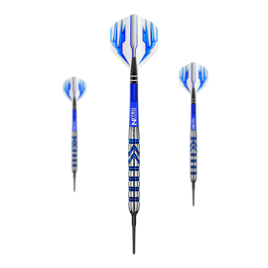 Měkké šipky Red Dragon Gerwyn Price Iceman Auf dem Bild sind drei Softdarts des Modells "Red Dragon Gerwyn Price Iceman" zu sehen. Die Darts haben blaue und silberne Akzente sowie blau-weiße Flights.