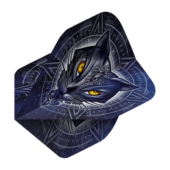 Das Bild zeigt das Produkt „Alchemy Star Of Ailouros No2 Standard Flights“. Auf dem Flight ist ein dunkelblaues Katzenmotiv mit leuchtend gelben Augen und mystischen Symbolen abgebildet.