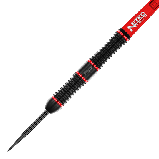 Ocelové šipky Red Dragon Jason Watt - 22g Das Bild zeigt den "Red Dragon Jason Watt Steeldart" mit einem Gewicht von 22 Gramm. Der Dart ist überwiegend schwarz mit roten Akzenten und hat eine geriffelte Griffoberfläche.
