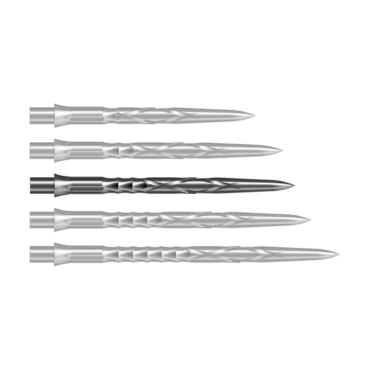 Ocelové hroty na šipky Caliburn System - HAN G2 - Stříbrné Auf dem Bild sind drei silberne Steeldartspitzen zu sehen. Sie liegen nebeneinander und haben eine strukturierte Oberfläche.