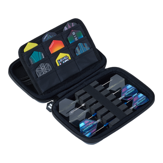 Das Bild zeigt das Unicorn Vanguard Medium Dartcase in der Farbe Grau. Diese Tasche ist robust und eignet sich für Dartspieler.