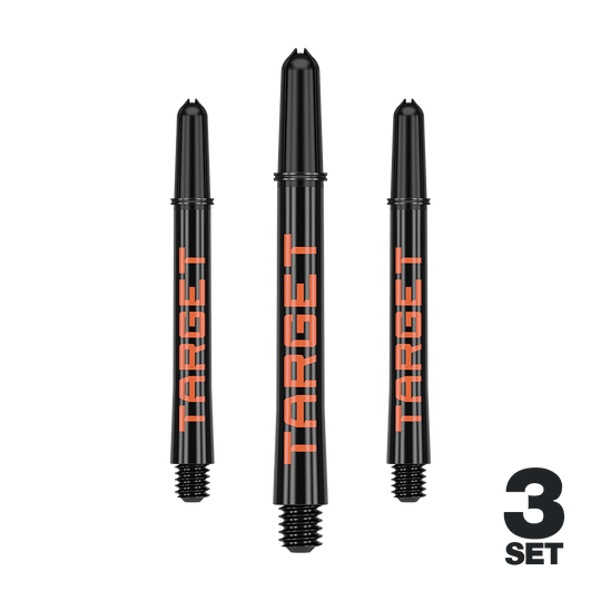 Násadky Target Pro Grip TAG - 3 sady - černo-oranžové Das Bild zeigt drei schwarze Dartschäfte mit orangefarbener Aufschrift "TARGET". In der rechten unteren Ecke steht "3 SET".