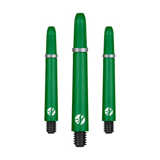 Auf dem Bild sind drei grüne Dartschäfte mit schwarzen Gewinden zu sehen. Sie haben silberne Ringe und ein weißes Logo am unteren Ende.