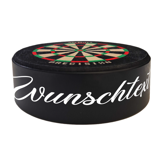 Terč McDart Precision Mini s vlastním textem Abgebildet ist ein Produkt mit dem Dateinamen 765_McDart_Mini_Precision_Dartboard_Darthalter_2_WeatherSunday. Es handelt sich wahrscheinlich um ein Dartboard oder Zubehör.