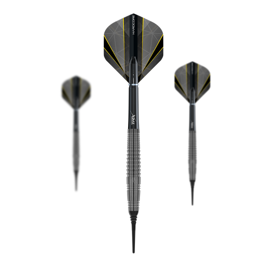Das Bild zeigt drei Softdarts des Produkts "Red Dragon Seren 4 Onyx Softdarts - 20g". Die Darts haben ein schwarzes Design mit gelben Akzenten und geriffeltem Griff.