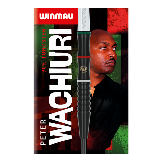 Die Abbildung zeigt die Verpackung der "Winmau Peter Wachuri Steeldarts - 22g". Im Vordergrund ist ein Dartpfeil und im Hintergrund ein Porträt von Peter Wachuri zu sehen.