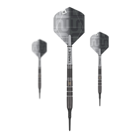 Měkké šipky Target Nathan Aspinall X Echo - 18g Das Bild zeigt drei Target Nathan Aspinall X Echo Softdarts mit einem Gewicht von 18g. Die Darts haben ein modernes, silbergraues Design und sind deutlich mit dem Markennamen "TARGET" beschriftet.