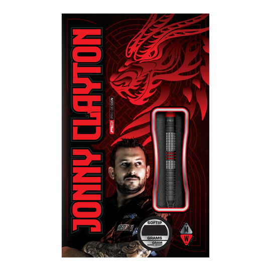Die Abbildung zeigt die Verpackung der „Red Dragon Jonny Clayton Hiraeth Softdarts - 20g“. Auf der Vorderseite sind der Dart, ein Porträt von Jonny Clayton und ein roter Drachen als Design-Element zu sehen.