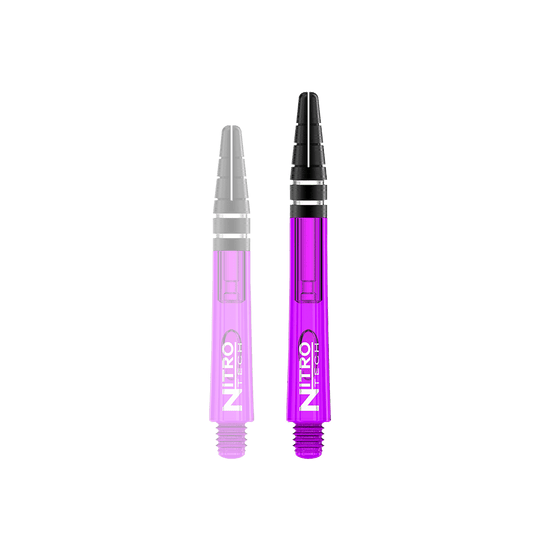 C612_Red_Dragon_Nitrotech_Shafts_Purple_42mm_1p80hOkxTu3NVx Das Bild zeigt zwei RedDragon Nitrotech Shafts in der Farbe Lila. Sie haben einen schwarzen oberen Teil und ein durchsichtiges, lilafarbenes Unterteil mit weißem Aufdruck.