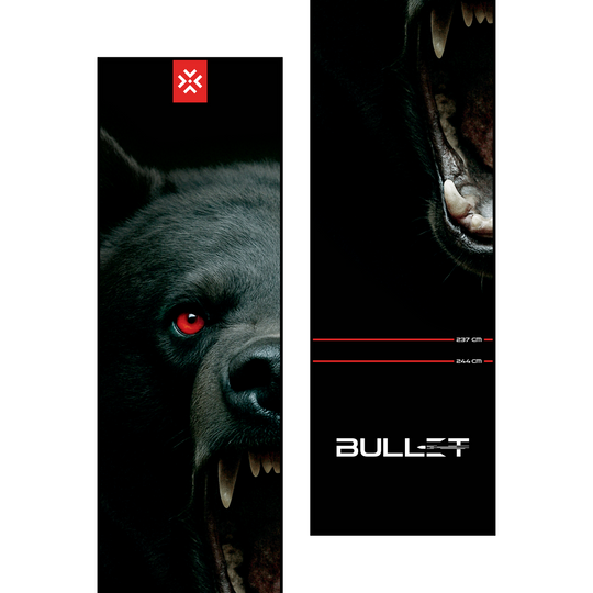 Podložka na šipky Bullet Shred Die Bullet Shred Dartmatte ist auf dem Bild abgebildet. Diese Dartmatte schützt den Boden und markiert den Wurfbereich beim Dartspielen.