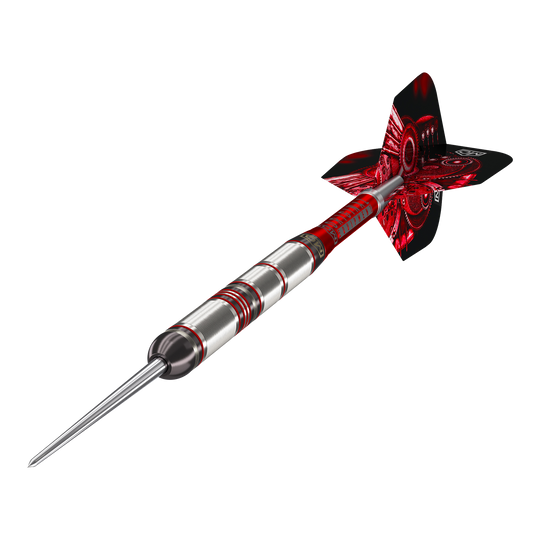 Das Bild zeigt einen DW Piranha Razor 01 Steeldart. Der Dartpfeil hat ein silbernes Barrel mit roten Akzenten und rote Flights.