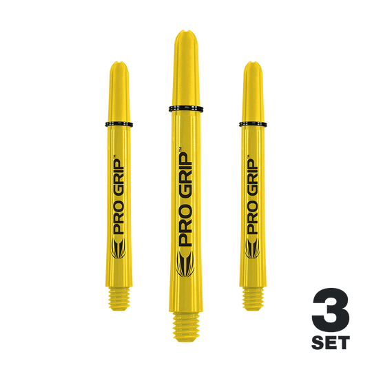 Target Pro Grip Shafts – 3 sady – žlutá Auf dem Bild sind drei gelbe Pro Grip Dartschäfte zu sehen. In der rechten unteren Ecke steht „3 Set“.