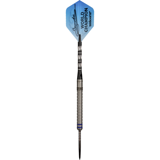 27444_Unicorn_World_Champion_Gary_Anderson_Phase_3_Steeldarts_1W5AjWjnTvHigH Auf dem Bild ist ein Steeldart der Marke „Unicorn World Champion Gary Anderson Phase 3“ zu sehen. Der Dart hat eine silberne Barrel, einen schwarzen Schaft und ein blaues Flight mit Aufschrift.
