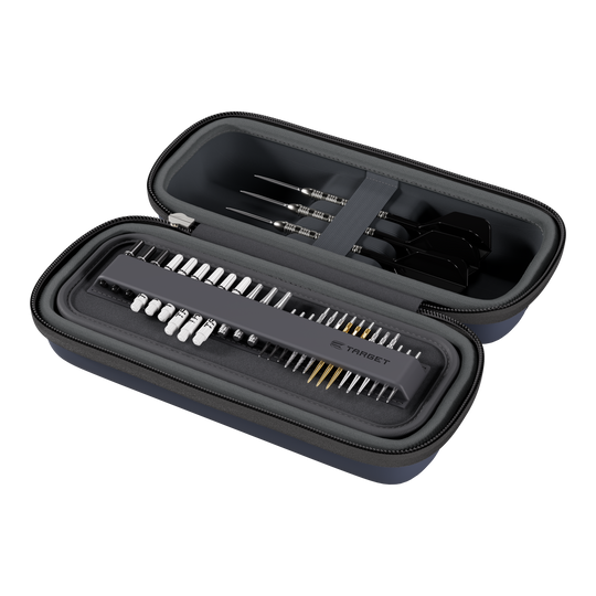 Pouzdro na šipky Target BOA Ein Dartcase in den Farben Navy und Dunkelgrau ist abgebildet. Es ist vermutlich das Target BOA Dartcase.