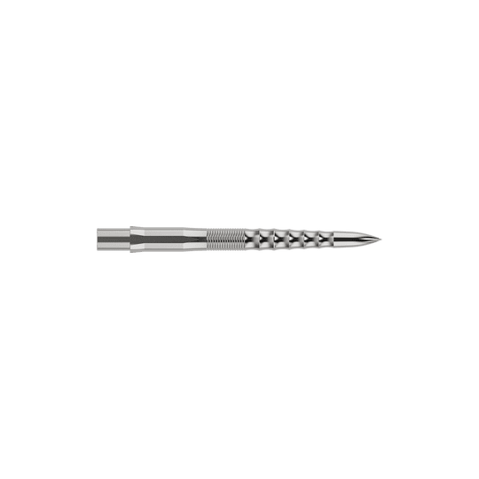 Špičky na šipky Mission Caliburn EVO - Ripple - Stříbrné Auf dem Bild ist eine silberne Steeldartspitze mit feinen Rillen und einem speziellen Riffel-Design zu sehen. Sie ist lang und schmal und wirkt sehr präzise verarbeitet.