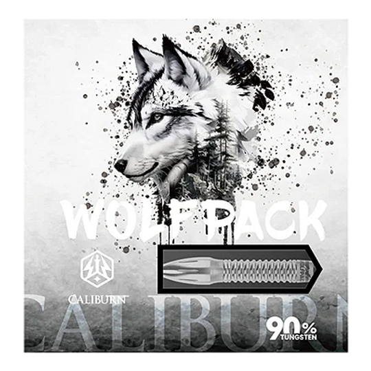Ocelové šipky Caliburn Wolfpack W4 - 20g Das Bild zeigt die Verpackung der Caliburn Wolfpack W4 Steeldarts mit einem Wolf-Design. Auf der Verpackung steht, dass die Darts 20g wiegen und aus 90% Tungsten bestehen.
