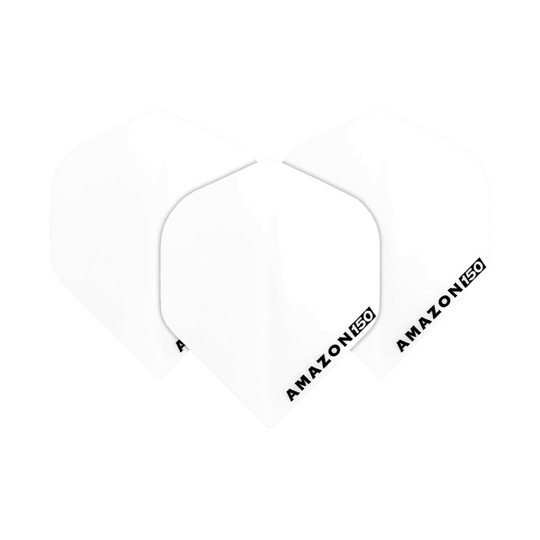 Lety Amazon 150 - bílá Das Bild zeigt drei weiße Dart-Flights mit der Aufschrift "AMAZON 150" in einer Ecke. Die Flights sind schlicht gehalten und haben eine klassische Form.