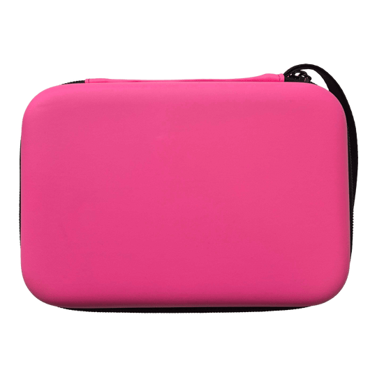 Pouzdro na šipky McDart System-4 Das Bild zeigt eine pinke Darttasche. Es handelt sich um das Modell DC05 von McDart.